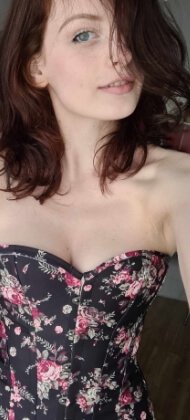 InstaCam live cam chat and private conversation preview